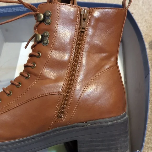 Universal Thread - Picture 5 of 8